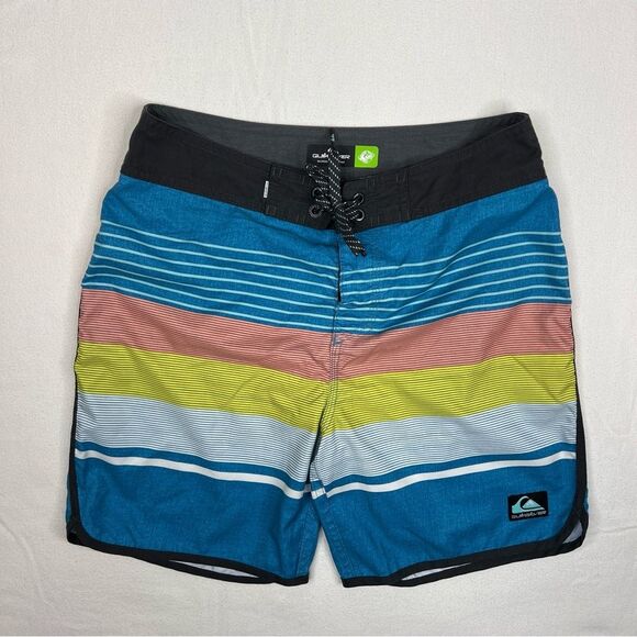 Hurley and Quiksilver Boys’ Board Shorts Size 14 Lot Of 2 - Picture 5 of 7